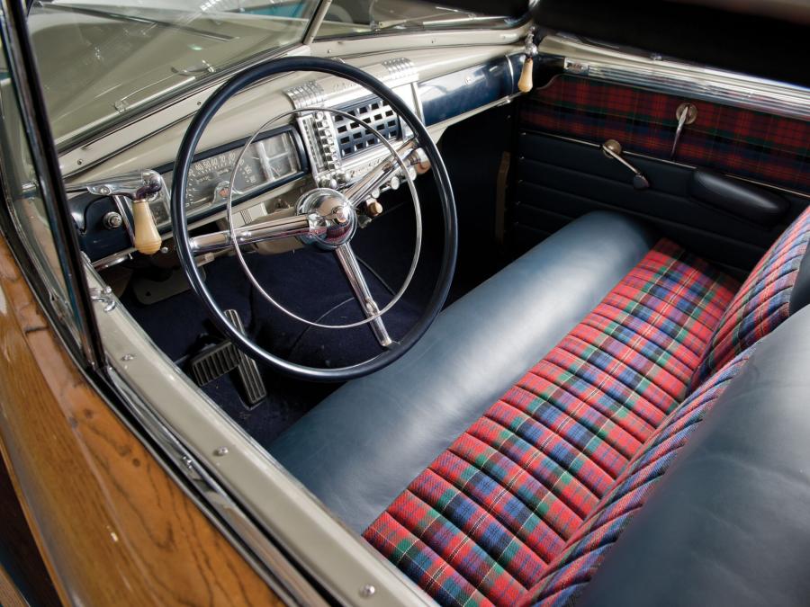 Интерьер Chrysler Town & Country Convertible 1948 года  (фото 41 из 53)